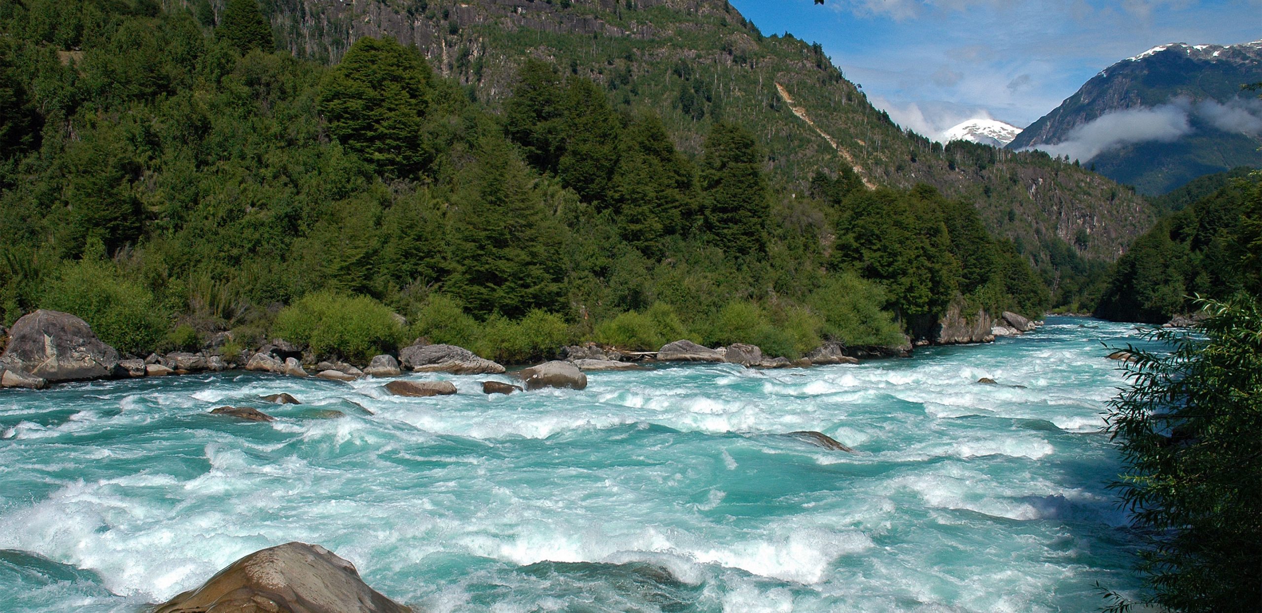 Rafting In Chile - Terminator Rapid - Futaleufú