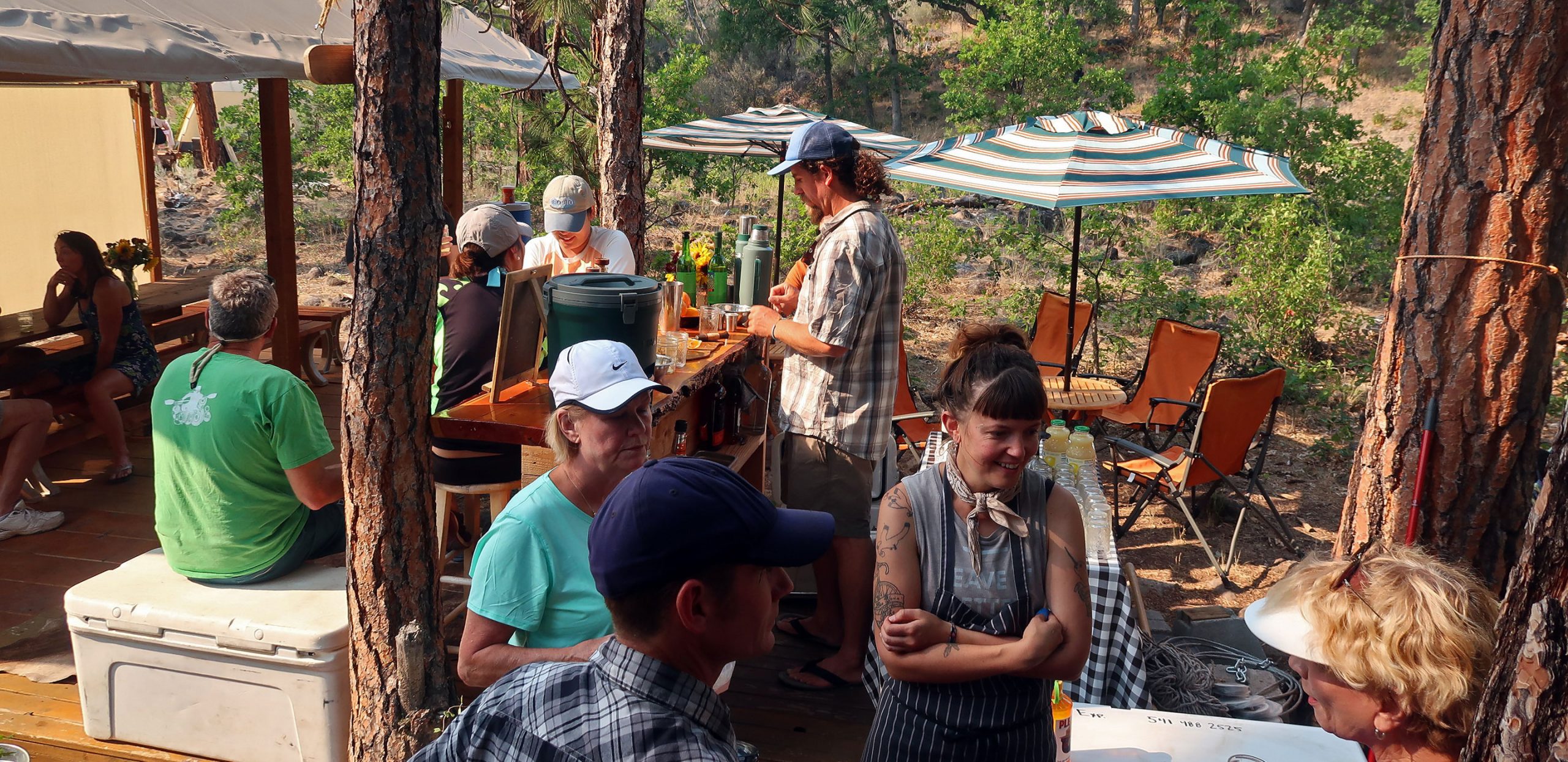 The UK bar and Patio - Glamping - Upper Klamath Rafting Safari