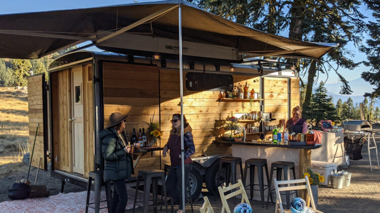 Momentum Sauna Trailer - A drink at the Sauna Bar