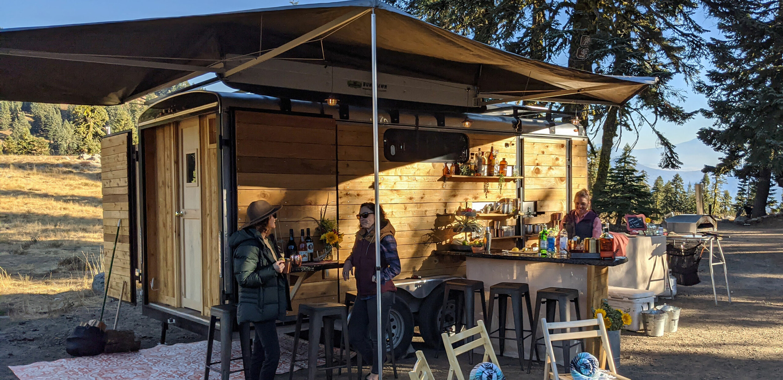 Momentum Sauna Trailer - A drink at the Sauna Bar