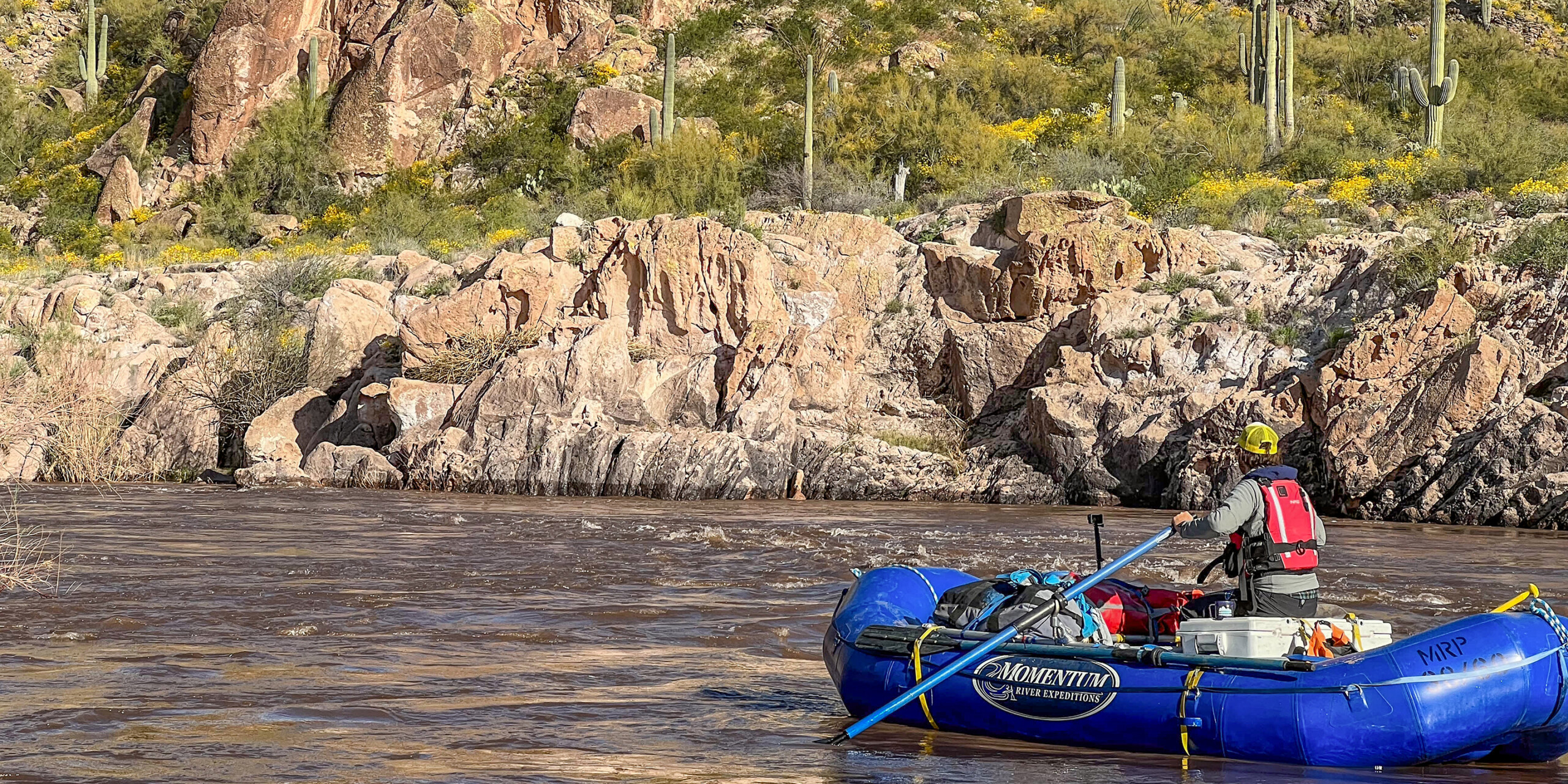 Salt River Rafting - floating through the desert - Photo: Erik Meldrum